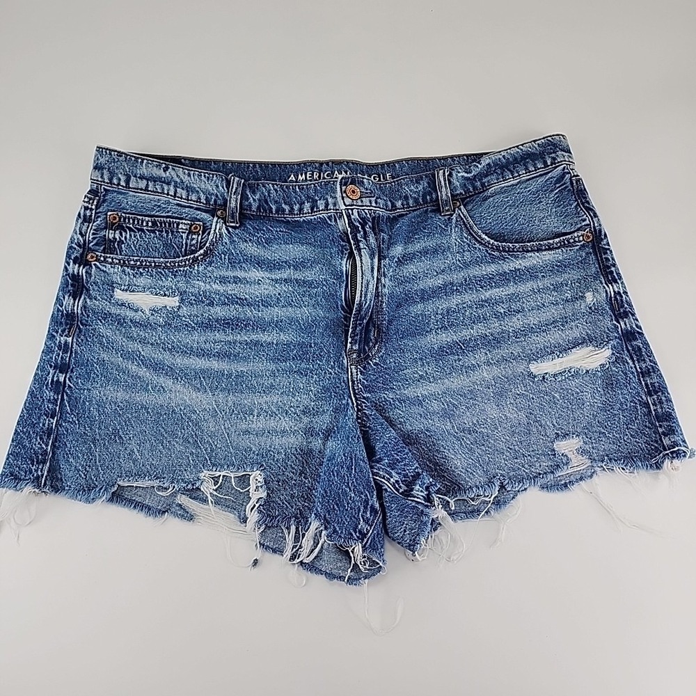 American Eagle '90s Boyfriend Jean Shorts Distressed MED Wash RN54485 Sz18 Women